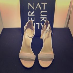 Naturalizer Kinsley Sandal OS910097